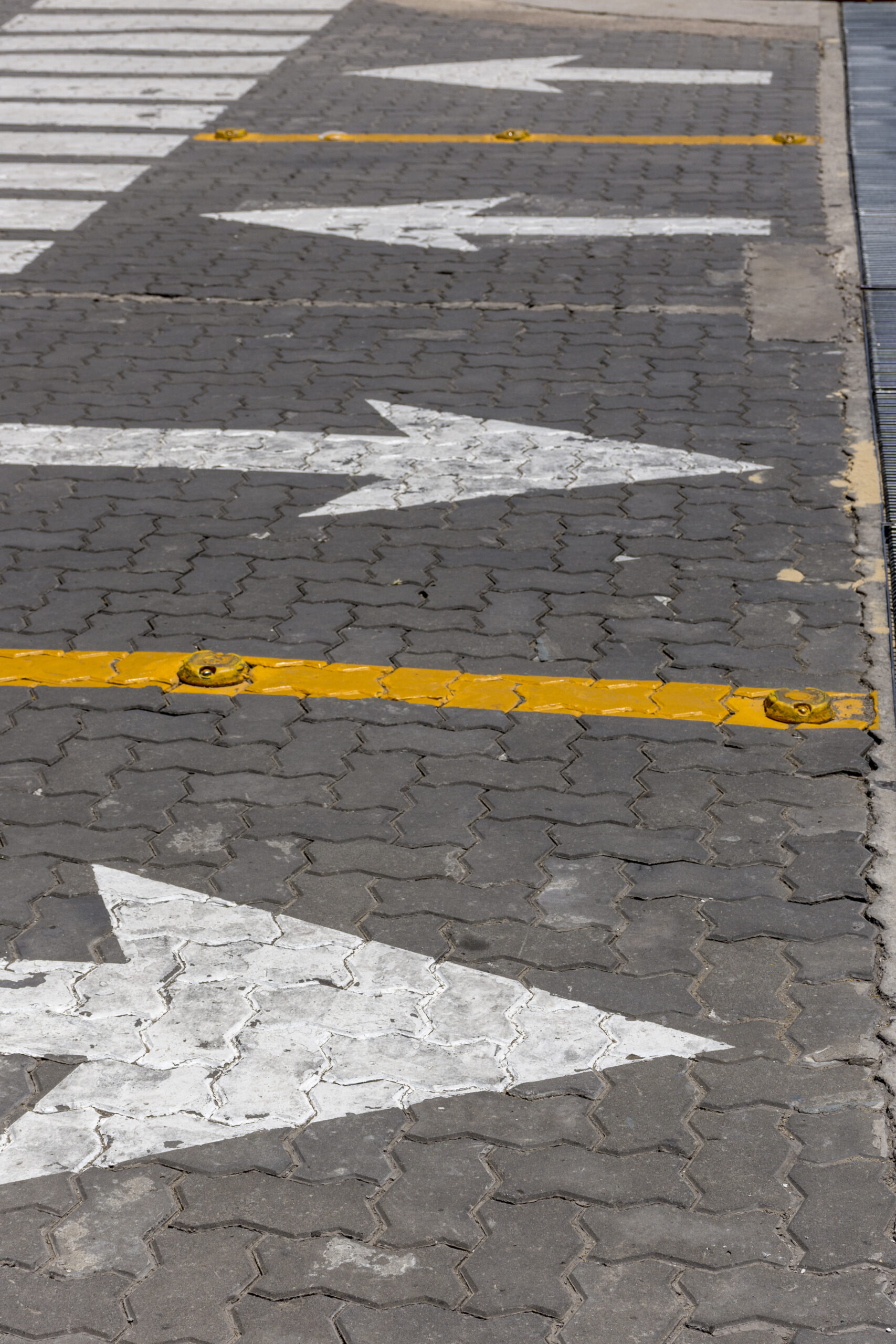 Demarcación de Espacios y Mantenimiento: Seguridad y Organización para tu Propiedad en Bogotá